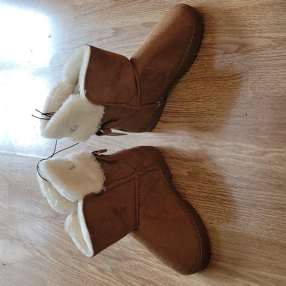 NWT Bebe Girls Tan Boots! Girls Size 1 - Picture 3 of 4